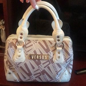 VERSUS handbag white nude beige with golden zipper